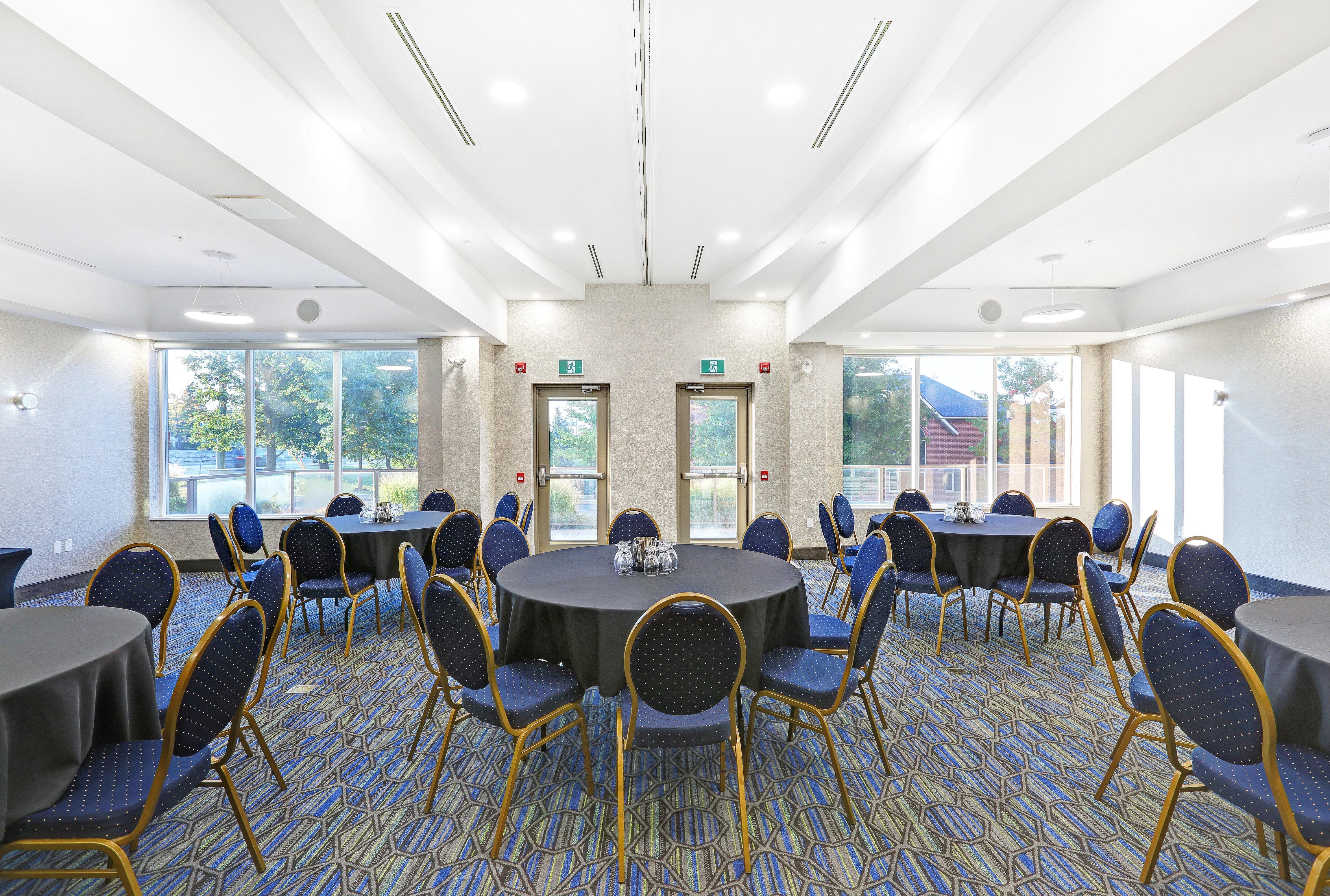 Holiday Inn Express & Suites - Woodstock, On Canada מראה חיצוני תמונה